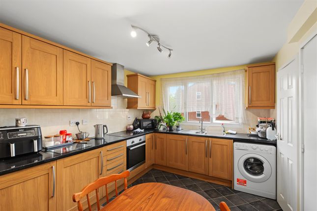 31, Pippin Close, Nottingham photo 2
