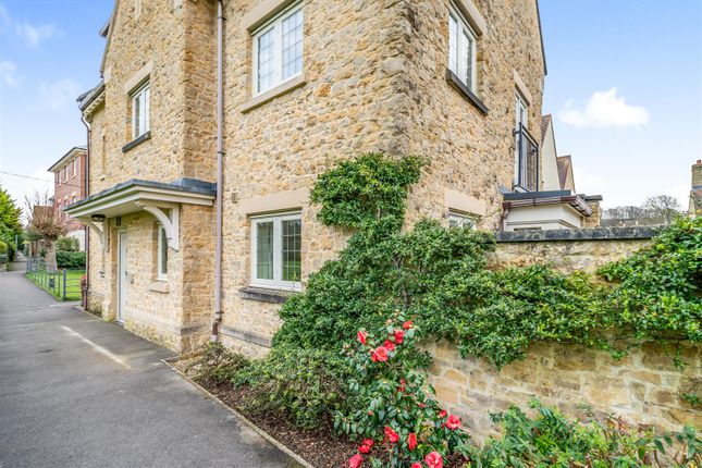 Flat for sale in Manor Court, Newland, Sherborne