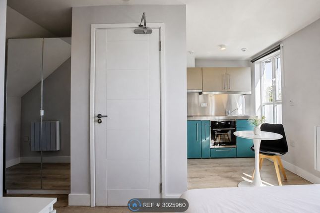 Birchanger Road, London photo 3