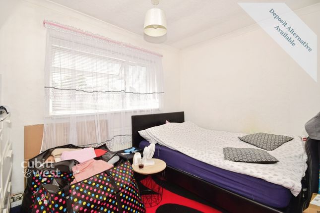 42, Loxwood Walk, Crawley photo 4