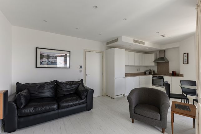 2105 Kew Eye Apartments, Ealing Road, Brentford photo 4