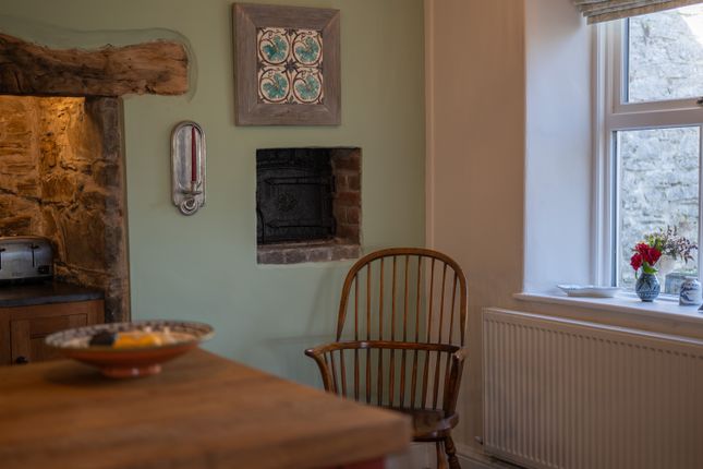 Frongogfarm_Kitchen03
