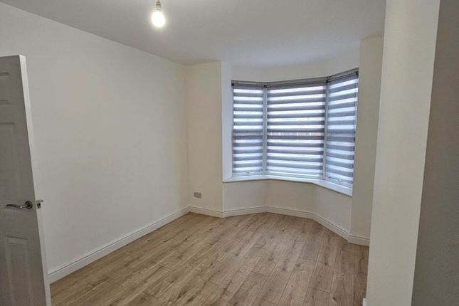 64, Potter Street, Worksop photo 2