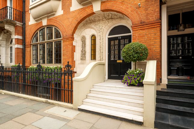 2, 10, Green Street, London photo 2