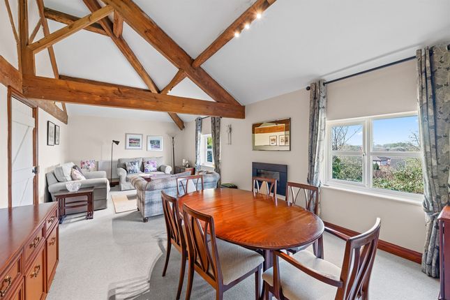 4 Rose Farm Chester Road, Frodsham photo 4