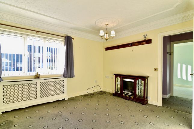 18, St. Albans Court, Rotherham photo 2