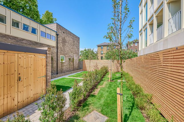 Manerium House, 2, Manor Park, London photo 4