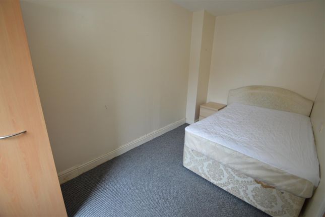 Town house to rent in Chorlton Road, Hulme, Manchester