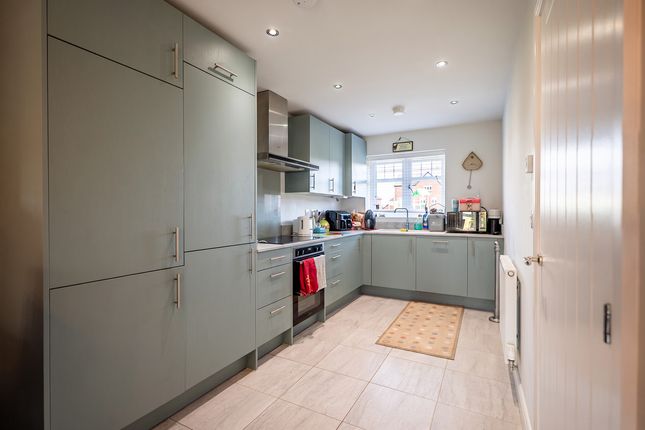 27, Greenways Road, Tatenhill photo 3
