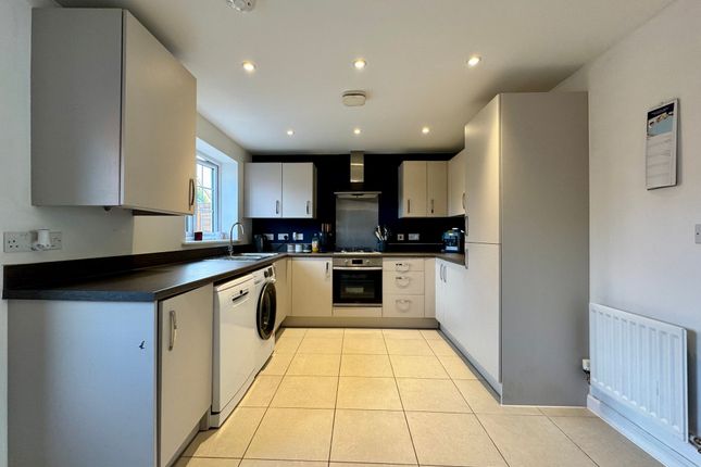 15 Albert Beckhelling Drive, Wantage photo 2