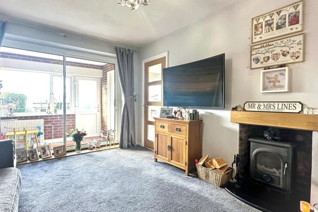 44, Thorley Drive, Stoke-On-Trent photo 2