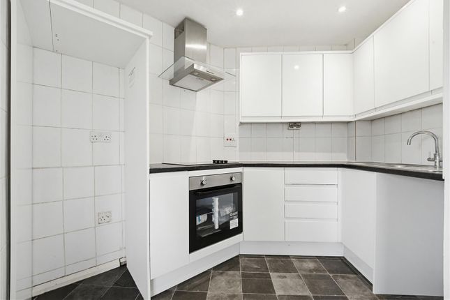 75, Cranston Close, Hounslow photo 4