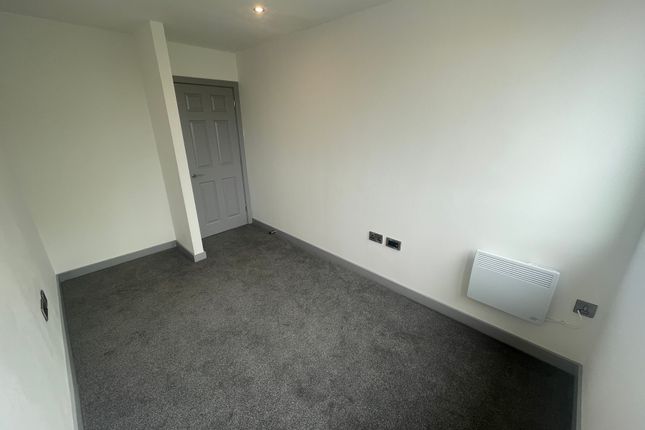 Flat to rent in Church Street, Wolverhampton