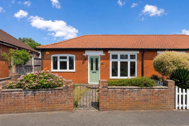 2-bed house on 58, Vegal Crescent, Englefield Green, £425,000