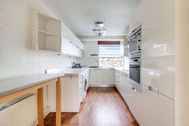 Flat 64, Darwin Court,, Gloucester Avenue, London photo 3