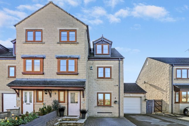 Thumbnail Town house for sale in Popeley Rise, Gomersal, Cleckheaton, West Yorkshire