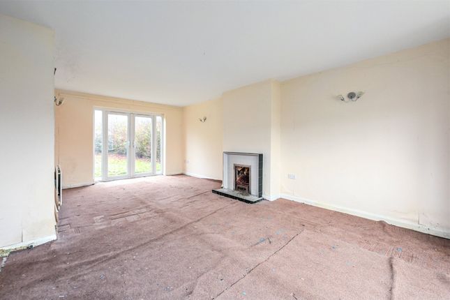 81, Hamesmoor Road, Camberley photo 3