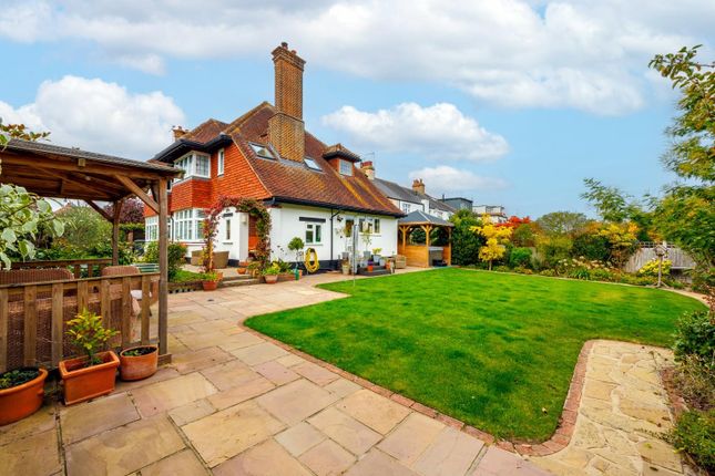 16, Herschell Road, Leigh-On-Sea photo 4