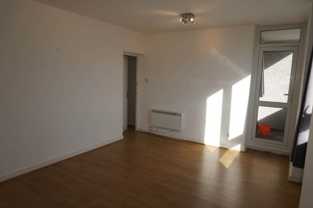 1a Mountpark Road, Greenlaw Court, London photo 5