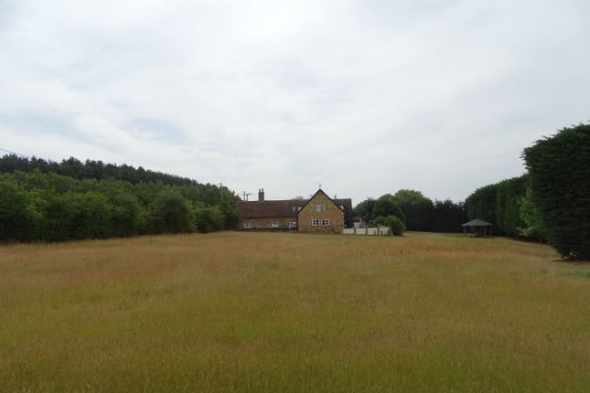6, Stratford Road, Sandy photo 2