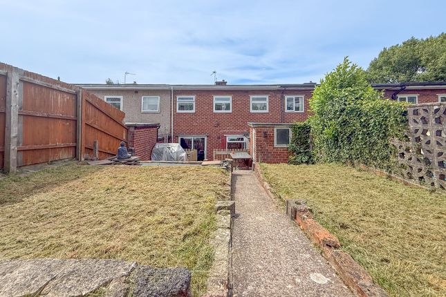 8 Scott Close, Newport photo 4