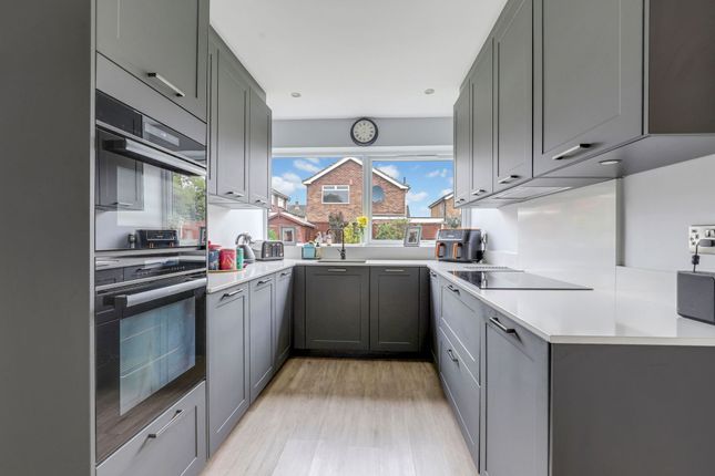 81 Appledore Avenue, Nottingham photo 2