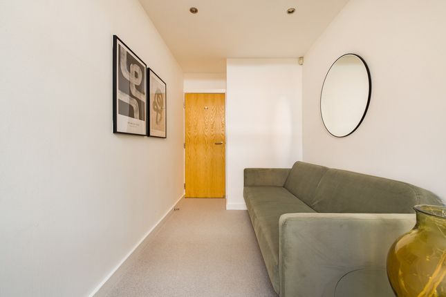 Flat to rent in Gwendolen Avenue, London