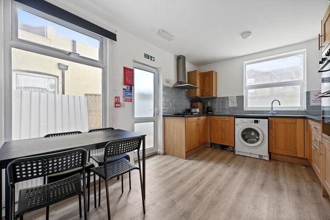 51 Francis Road, Watford photo 5