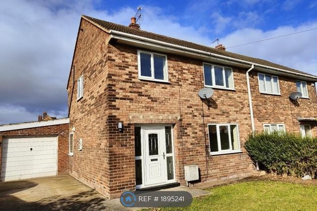 Thumbnail Semi-detached house to rent in Broadway, Dunscroft, Doncaster