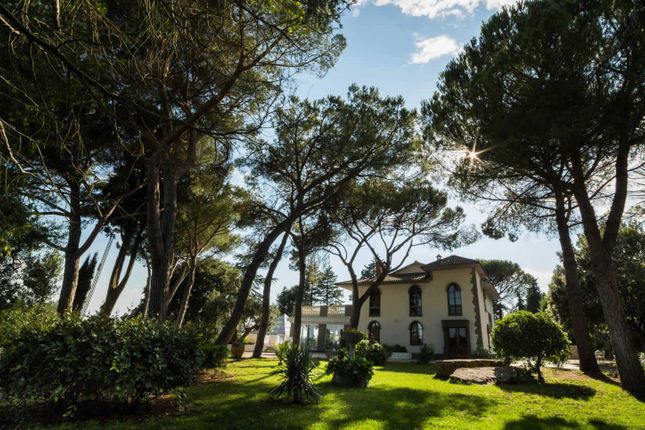 Villa for sale in Passignano Sul Trasimeno, Passignano Sul Trasimeno, Umbria