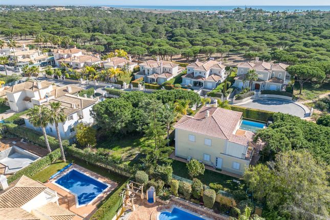 Land for sale in Varandas Do Lago, Loulé, Algarve