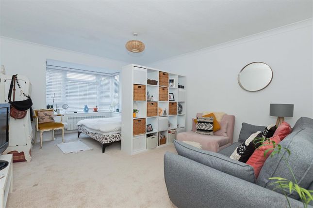 Flat for sale in Cambridge Road, Worthing