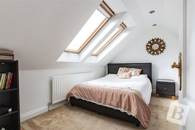 End terrace house for sale in Hubbards Chase, Hornchurch