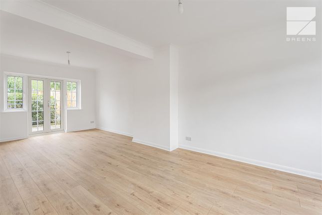 13, Betoyne Avenue, Highams Park, London photo 4