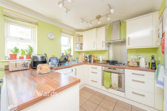5, Cochrane Drive, Dartford photo 3