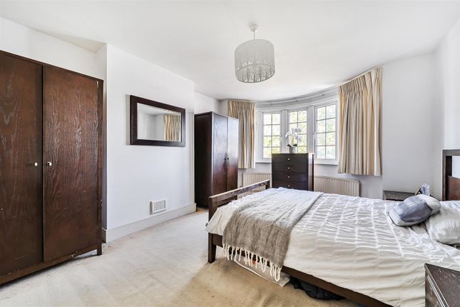 52, Mount Drive, Harrow photo 4