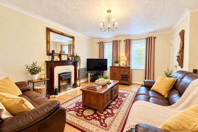 Robinsons Close, Mellis photo 4