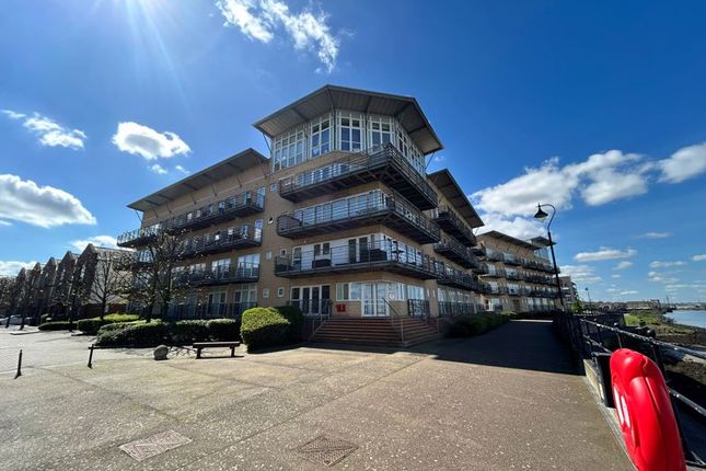 Flat for sale in Portland Place, Greenhithe
