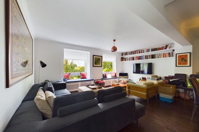 3-bed house on 12, Constable Walk, London, £3,000/mo
