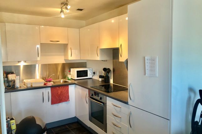 Apt 42, Manchester photo 4