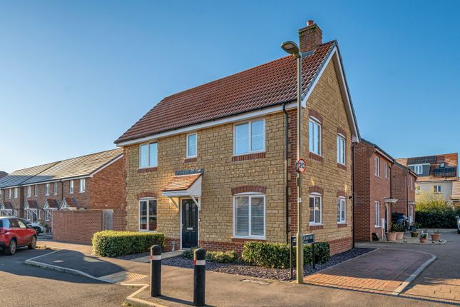 Thumbnail Link-detached house for sale in Marjoram Way, Didcot, Oxfordshire
