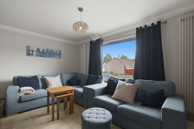 51 Buchanan Drive, Lenzie, Kirkintilloch, Glasgow photo 4