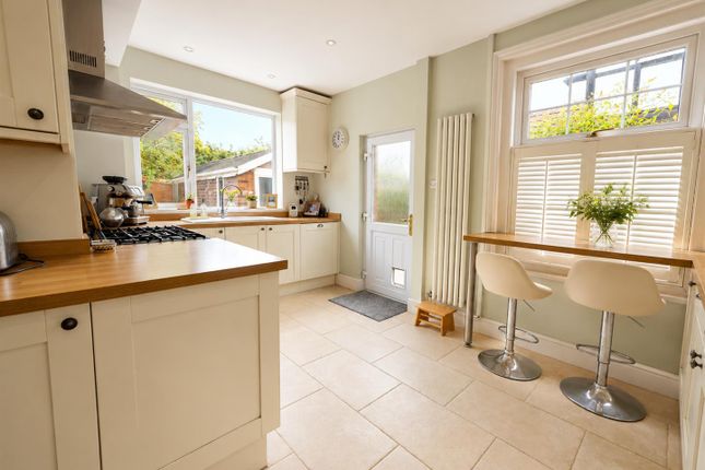 7, Green Lane, Hucclecote photo 2