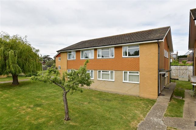 2-bed flat on Glebe Way, Whitstable, £155,500