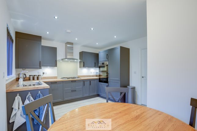 6, De Matteis Close, Sheffield photo 3