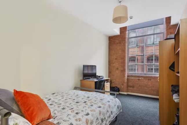 Flat to rent in Bertrand Russell House, Gamble St, Radford, Nottingham