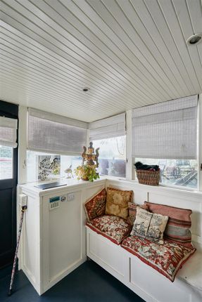 Houseboat for sale in The Hollows, Brentford