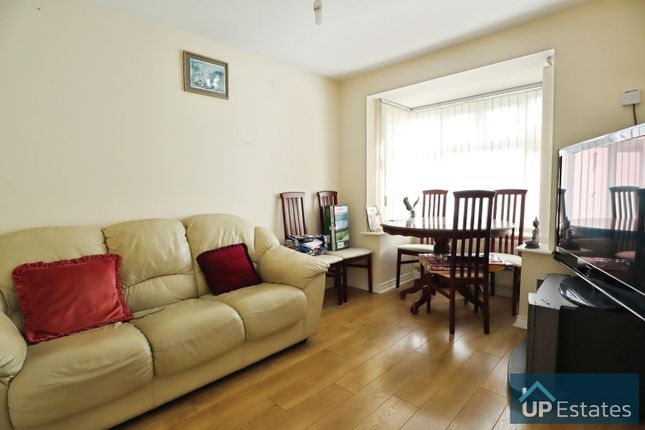 64, Chorley Way, Coventry photo 3