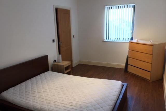 11a, SWANSEA photo 4