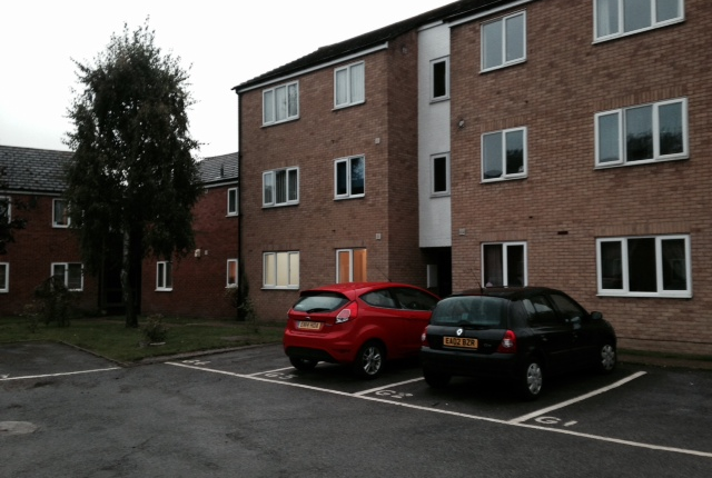 Flat to rent in Gidea Close, South Ockendon